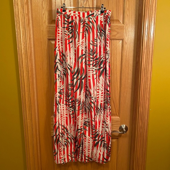 AKIRA Tell Me Something Two Piece Set - Picture 2 of 6